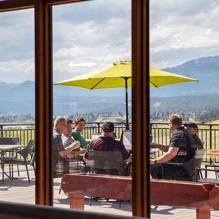 Headwaters Lodge At Eagle Ranch Resort Invermere Exteriör bild