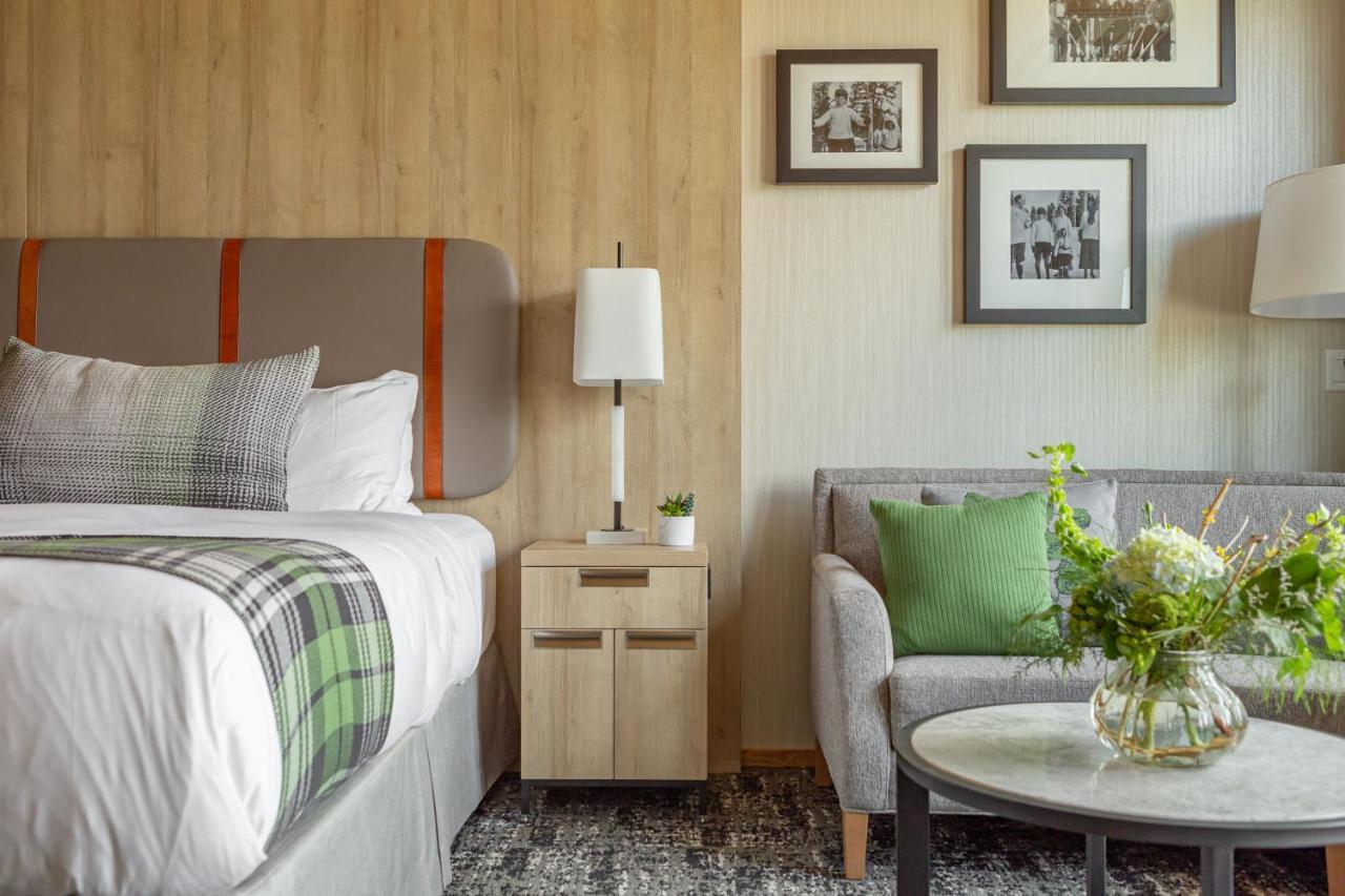 Headwaters Lodge At Eagle Ranch Resort Invermere Exteriör bild