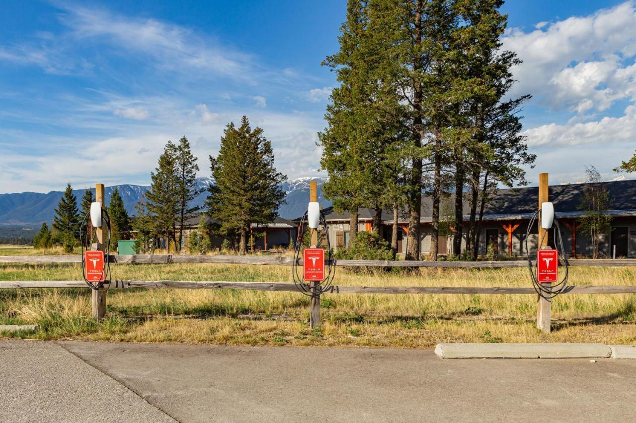 Headwaters Lodge At Eagle Ranch Resort Invermere Exteriör bild