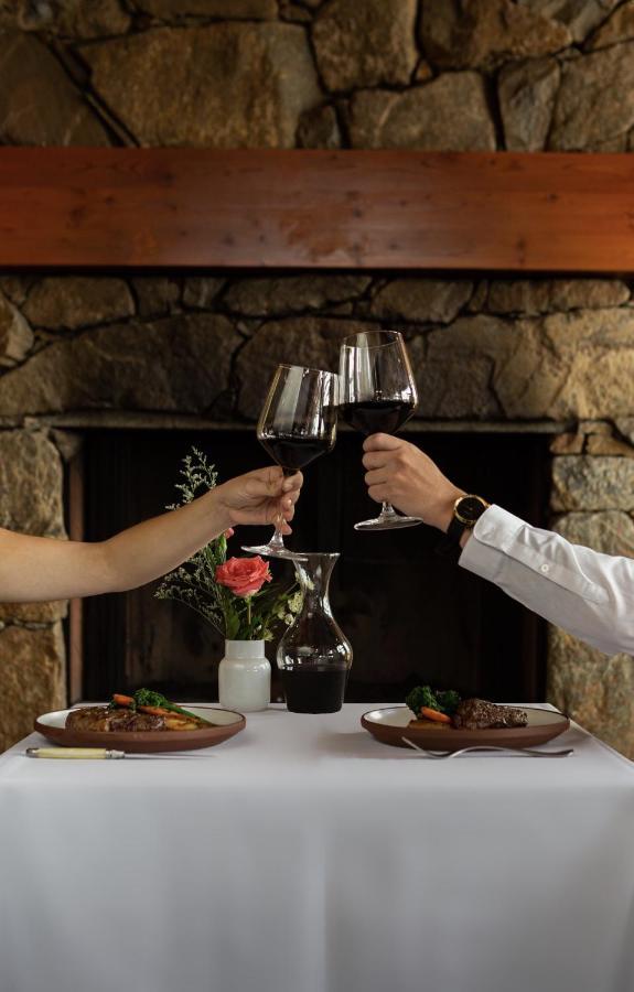 Headwaters Lodge At Eagle Ranch Resort Invermere Exteriör bild